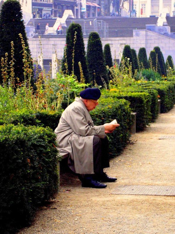 читая Бодлера фото превью