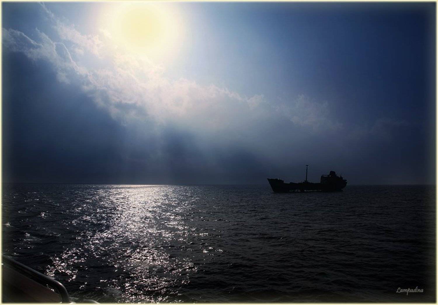 налетевший на риф, катастрофа, разрушение, красное море, судан, lampadina