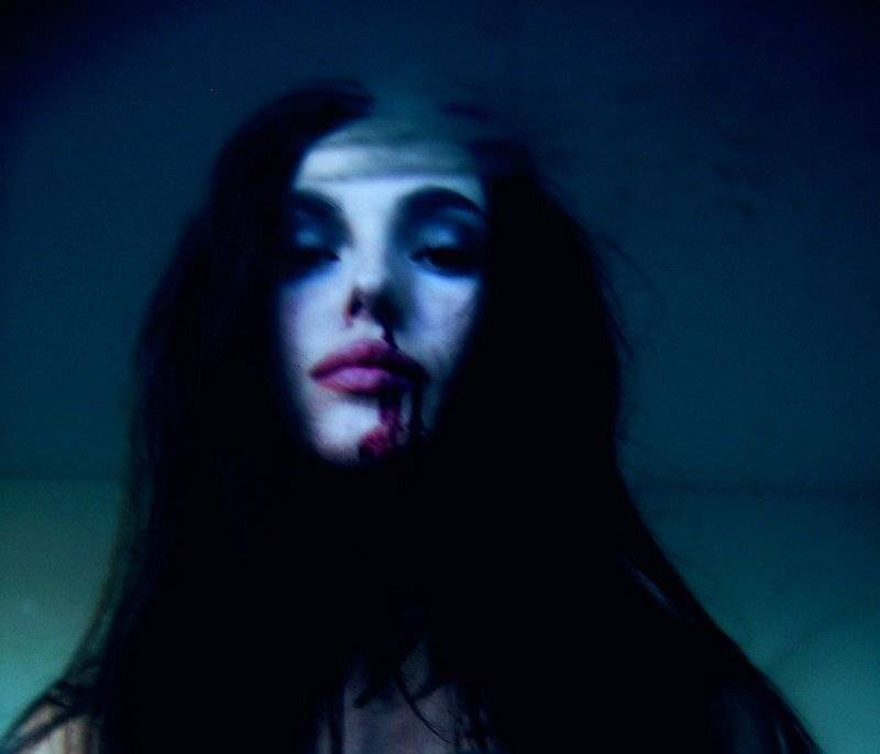 хахах, Deep in Violet