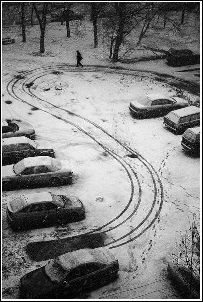 зима, метель, прохожий, снег, стоянка, человек, дуга, Михаил Евстратов