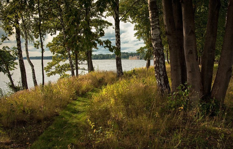 по тропинке в доль реки... фото превью