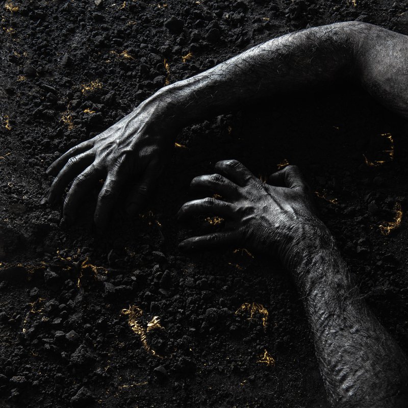 Концептуальная,фотография,золото,руки,золотоискатель,фактура,текстура,постановочная,художественная,парышков,d810,art,concept,parishkov,goldrush,gold,hand,texture,mood Золотая лихорадка фото превью