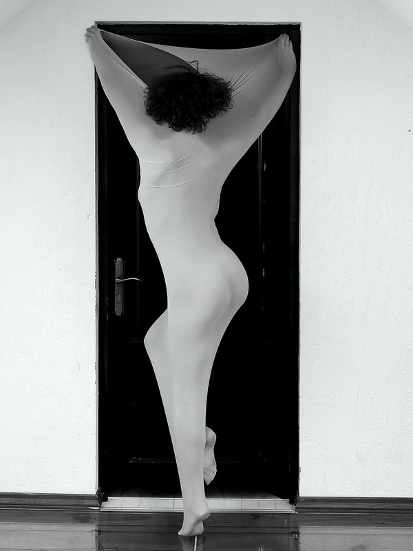 nude, geometry, door Black door фото превью