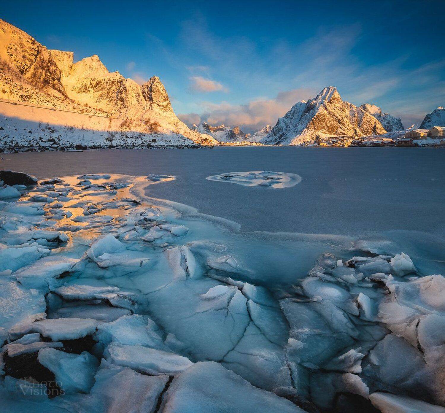 lofoten,reine,norway,norwegian,winter,wintertime,daylight,landscape, Adrian Szatewicz
