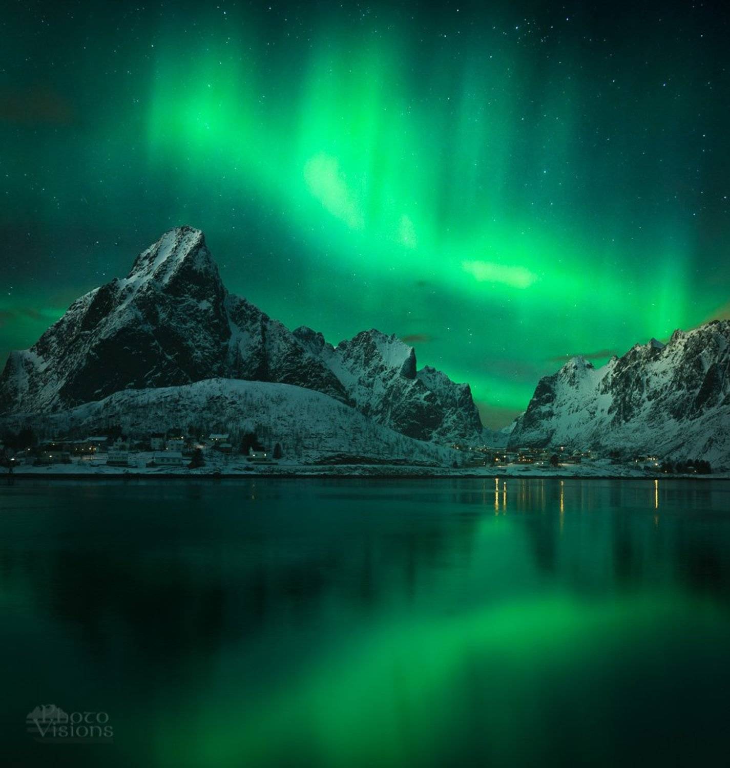 lofoten,reine,norway,aurora,northern lights,north lights,night sky,landscape,mountains,winter,, Adrian Szatewicz