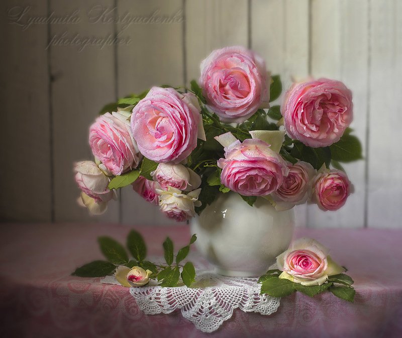 натюрморт с розами,лето,букет,цветы,художественное фото,искусство.  фото превью