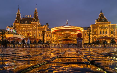 Москва. Новогодняя ярмарка на Красной площади.