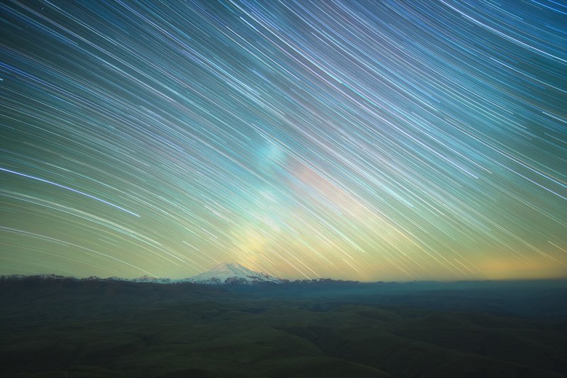 россия, кабардино-балкария, кавказ, природа, пейзаж, горы, плато, канжол, ночь, звезды, галактика, млечный путь, эльбрус Движение вечности фото превью