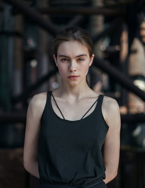 portrait, портрет, girl, brunette, portraiture, outdoor, девушка, молодость, май, весна, spring, patterns, retouch, ретушь, цвет, sony, lines, линии Anne фото превью