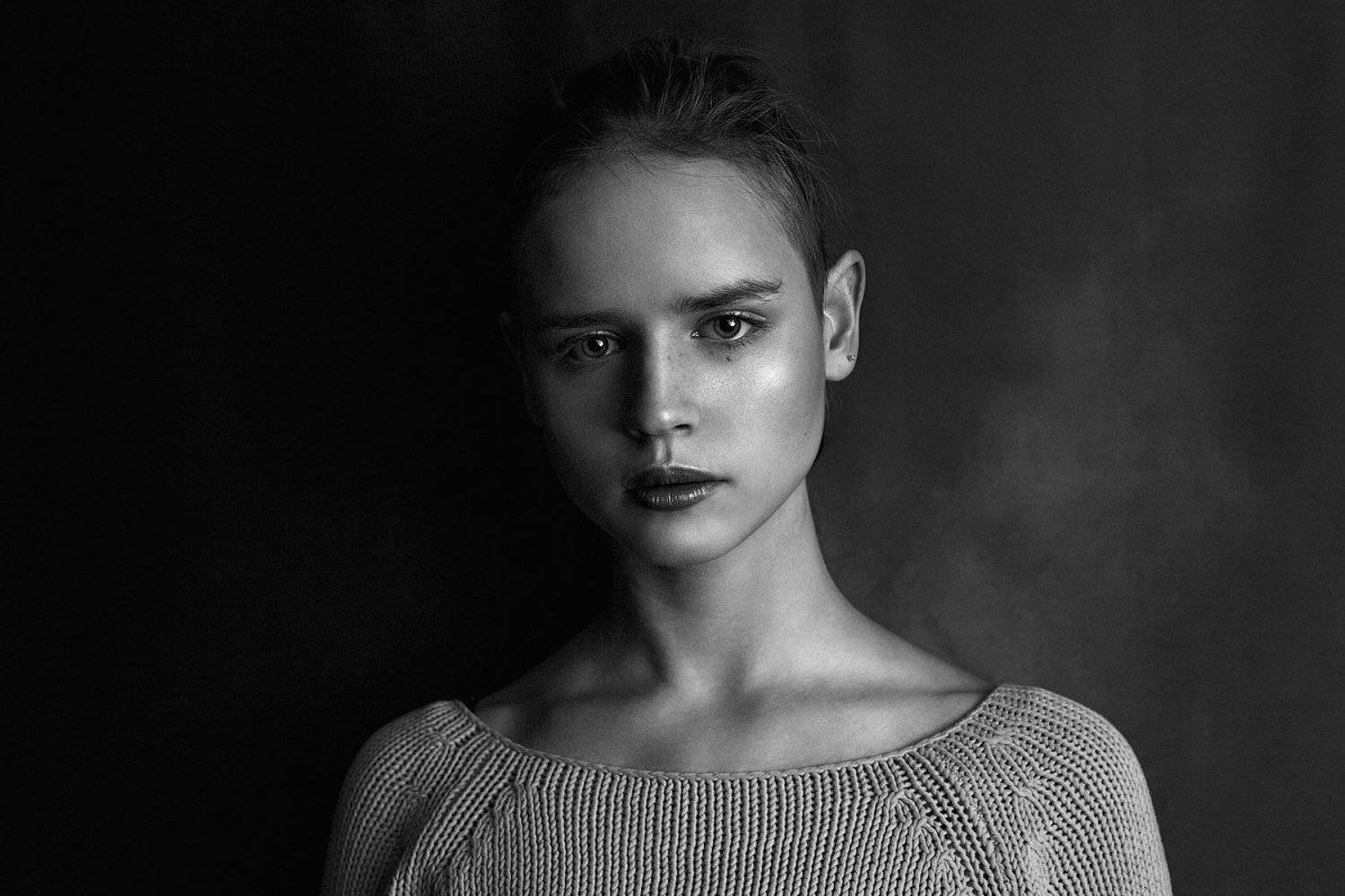 портрет девушка, Михаил Корнилов