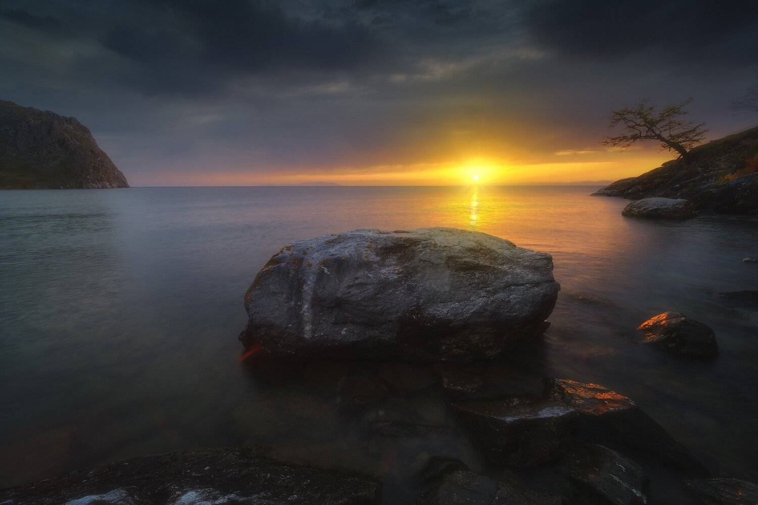 россия, иркутская область, байкал, озеро, тайга, рассвет, природа, пейзаж, восход солнца, дерево, осень, Оборотов Алексей