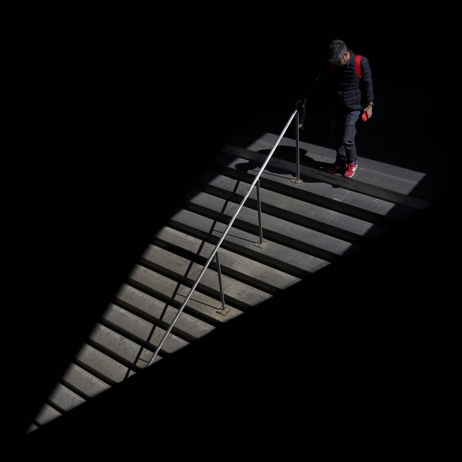 station, metro, red, smartphone, stairs, shadows, Alexander Sch&ouml;nberg