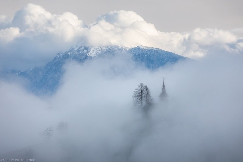 slovenia, landscape, nature, church, природа, словения, пейзаж, церковь, туман, горы В объятии природы фото превью