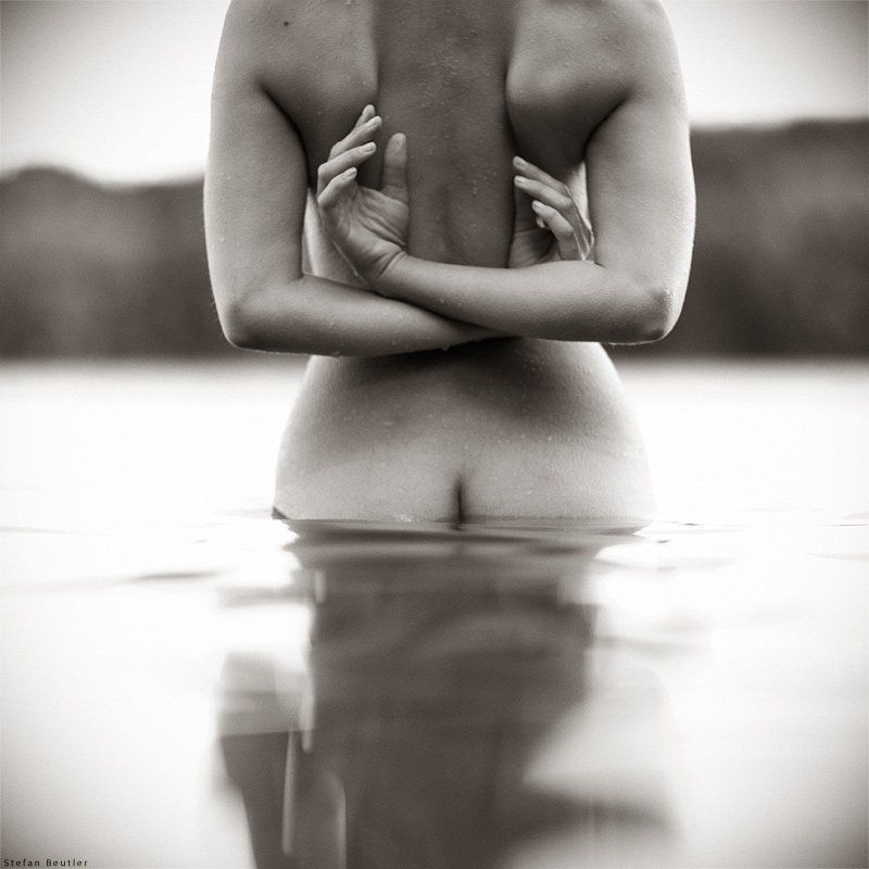 portrait, water, reflection, calm, emotion, woman, outdoor, erotic, nude, hands never be the same фото превью