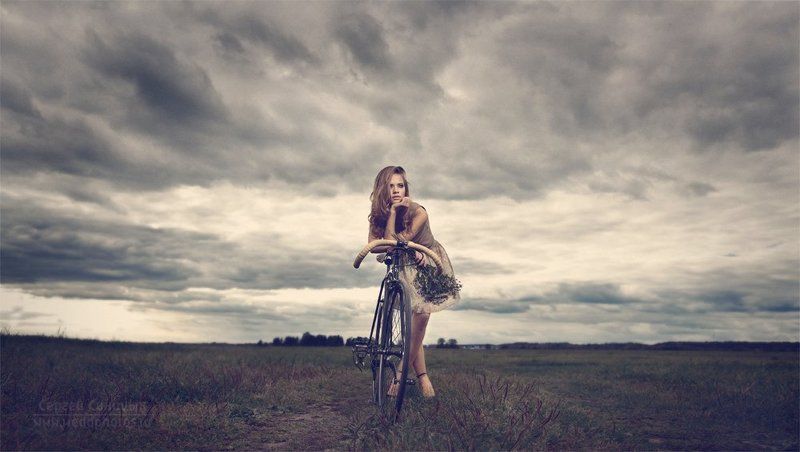 девушка на велосипеде фото превью