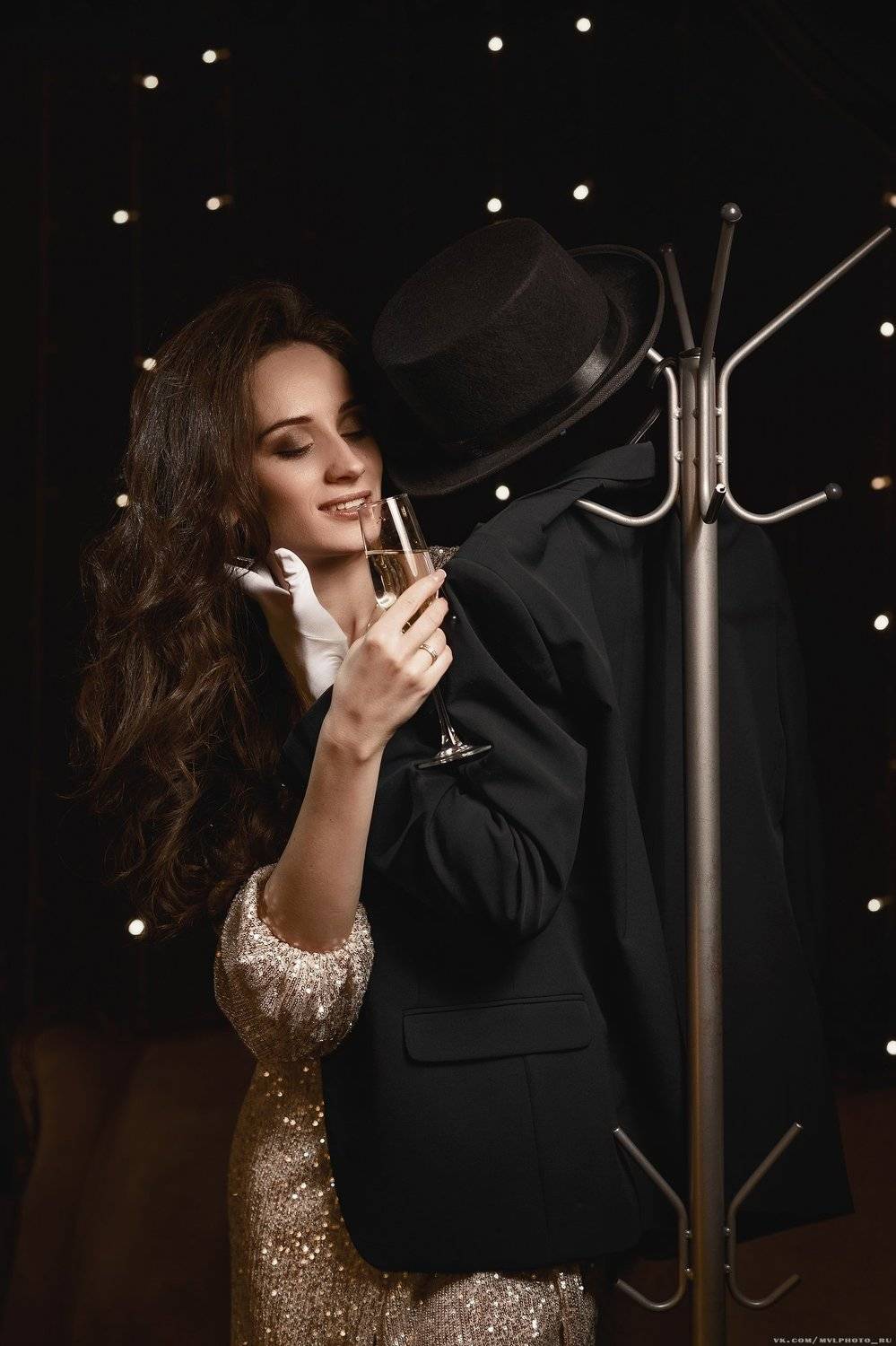 девушка, фужер, пиджак, вешалка, шампанское, студия, платье, жесткий свет,, Вадим Миронов