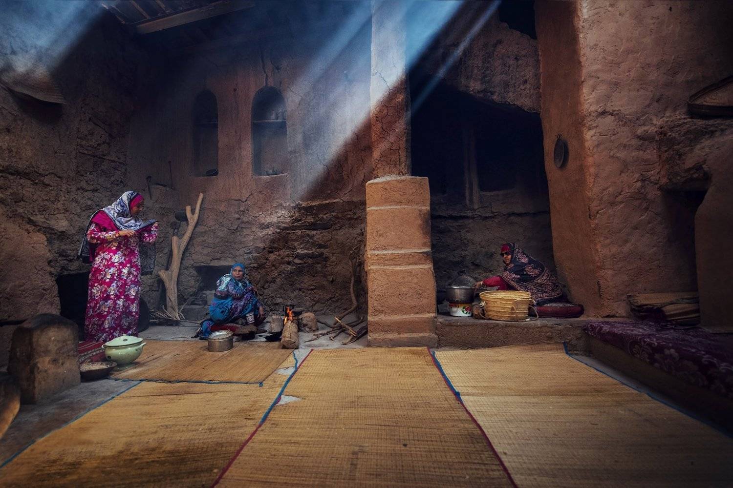 Colors,women, hussein