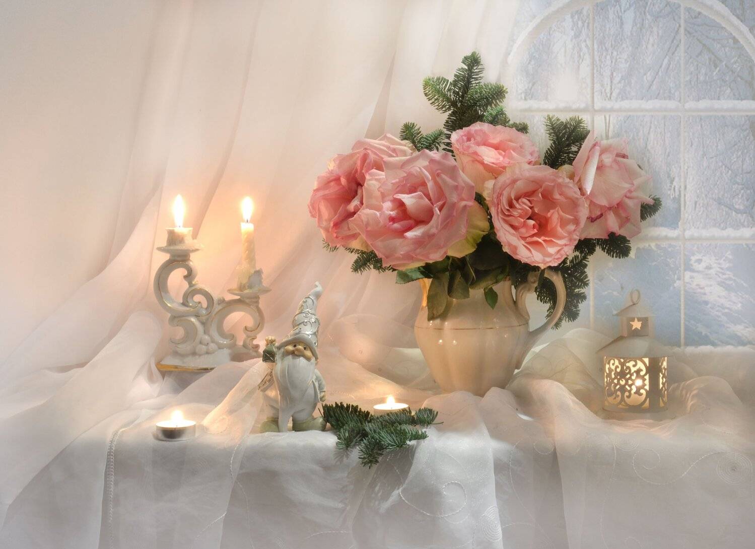 still lif,  натюрморт, цветы, фото натюрморт,розы,зима, декабрь,ветки голубой ели, новый год, свечи, подсвечник,предвкушение, Колова Валентина