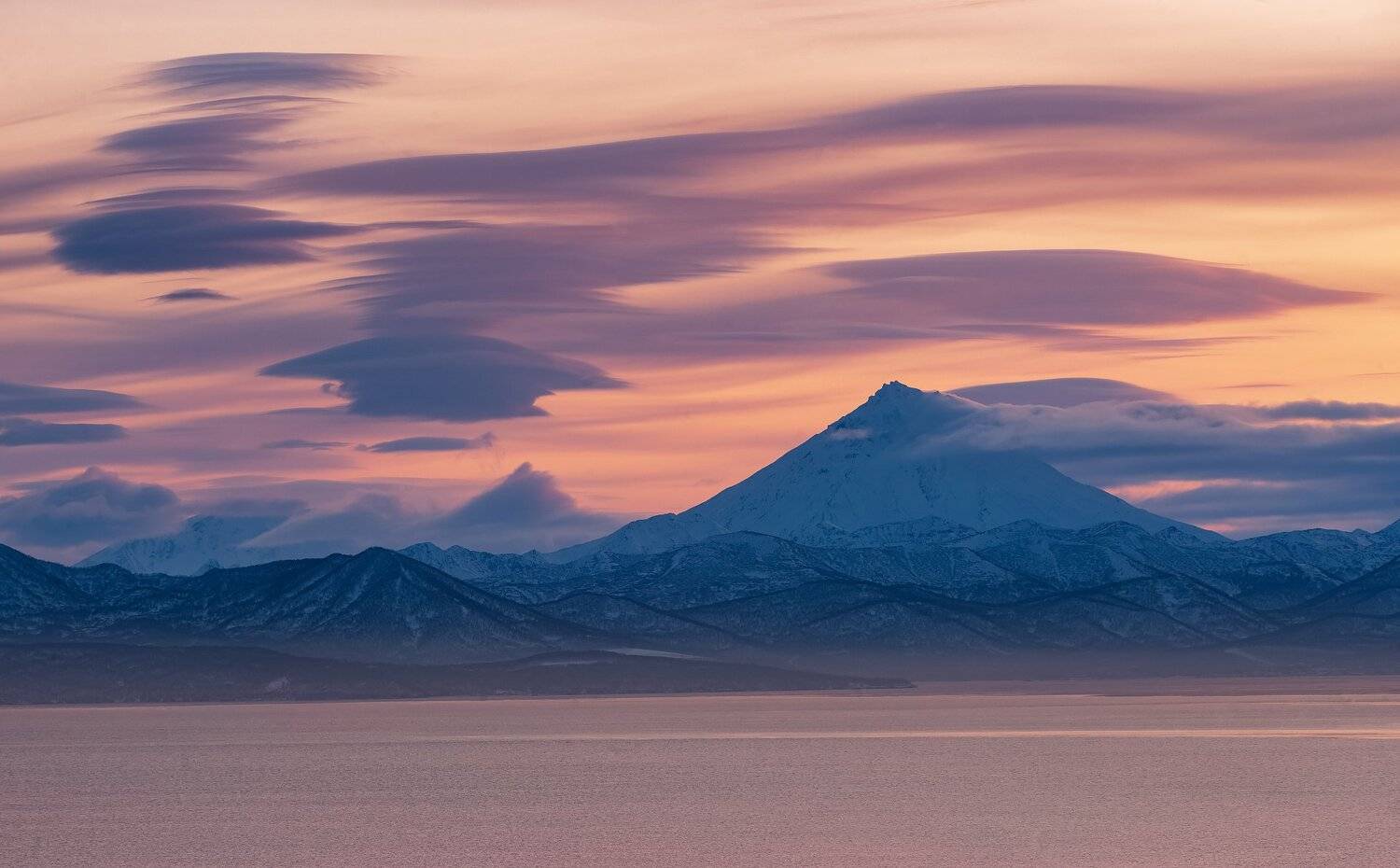 Камчатка, вулкан, закат , Александр Максин