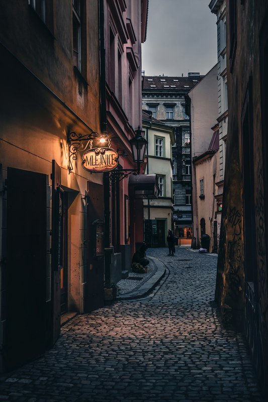 прага, ночь, улица, город, европа, вывеска, табличка, свет Улицы Праги фото превью