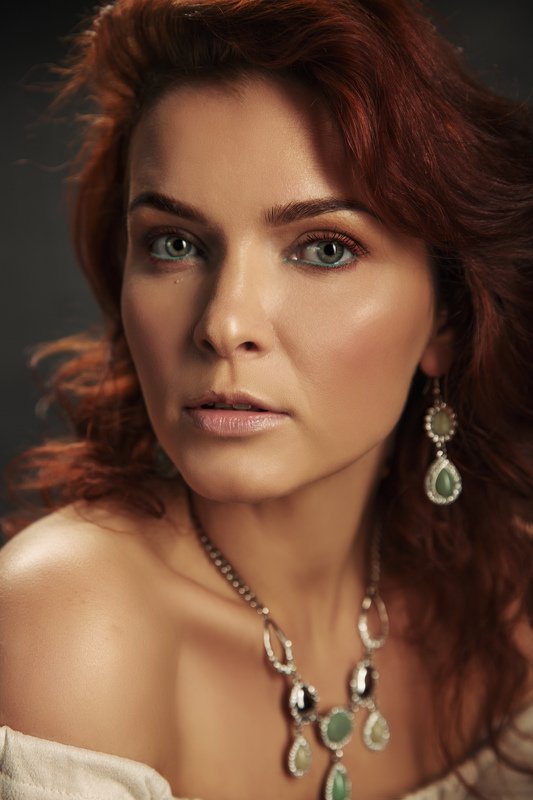 девушка, портрет, глаза, рыжая, внимание, тепло, душа, студия, фотостудия, добро, любовь Илга фото превью