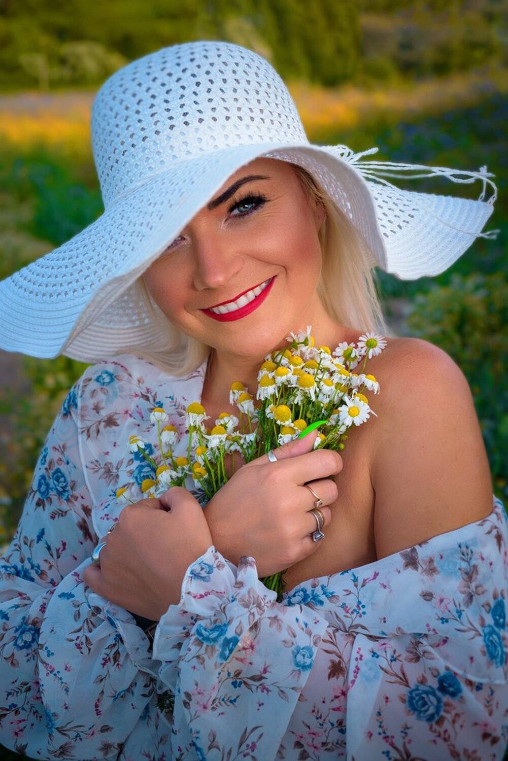 portret color women emotion flowers, Bozena Nitka