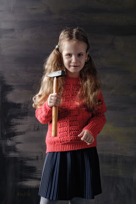 Вхождение в образ с молотком фото превью