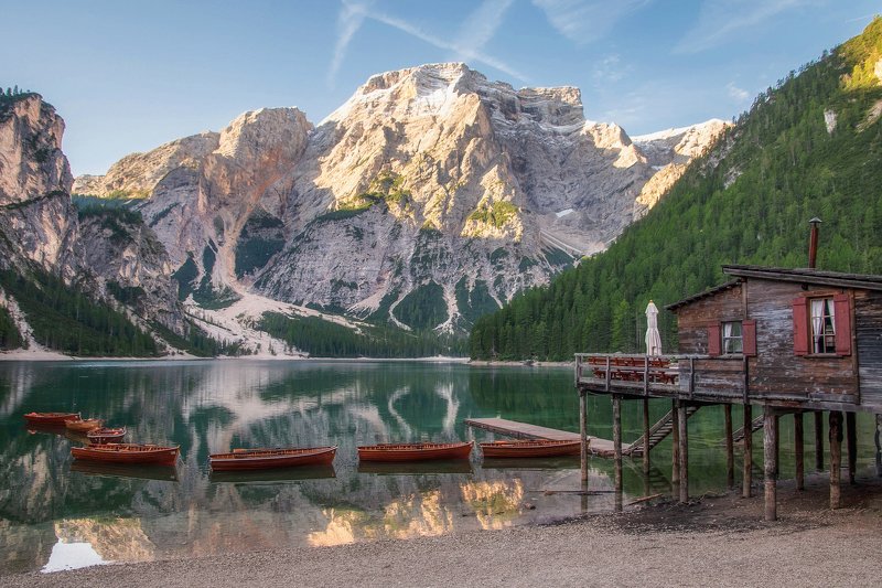 доломиты,braies утро на озере Braies фото превью