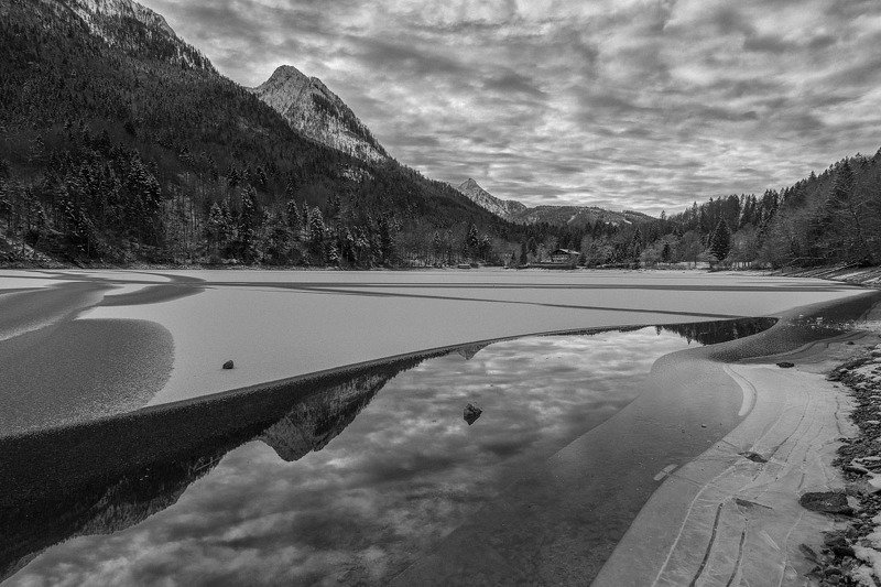 Зимнее озеро фото превью