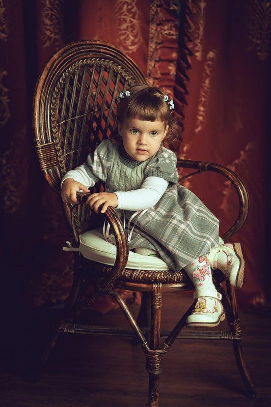 девочка, стул, ткань, шторы, бордовый, платье, girl, chair, fabric, curtains, burgundy, dress *** фото превью