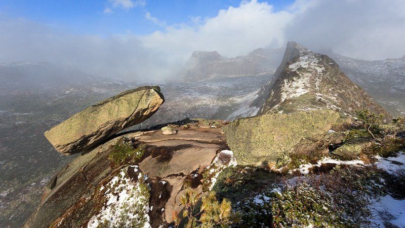 Висячий камушек фото превью