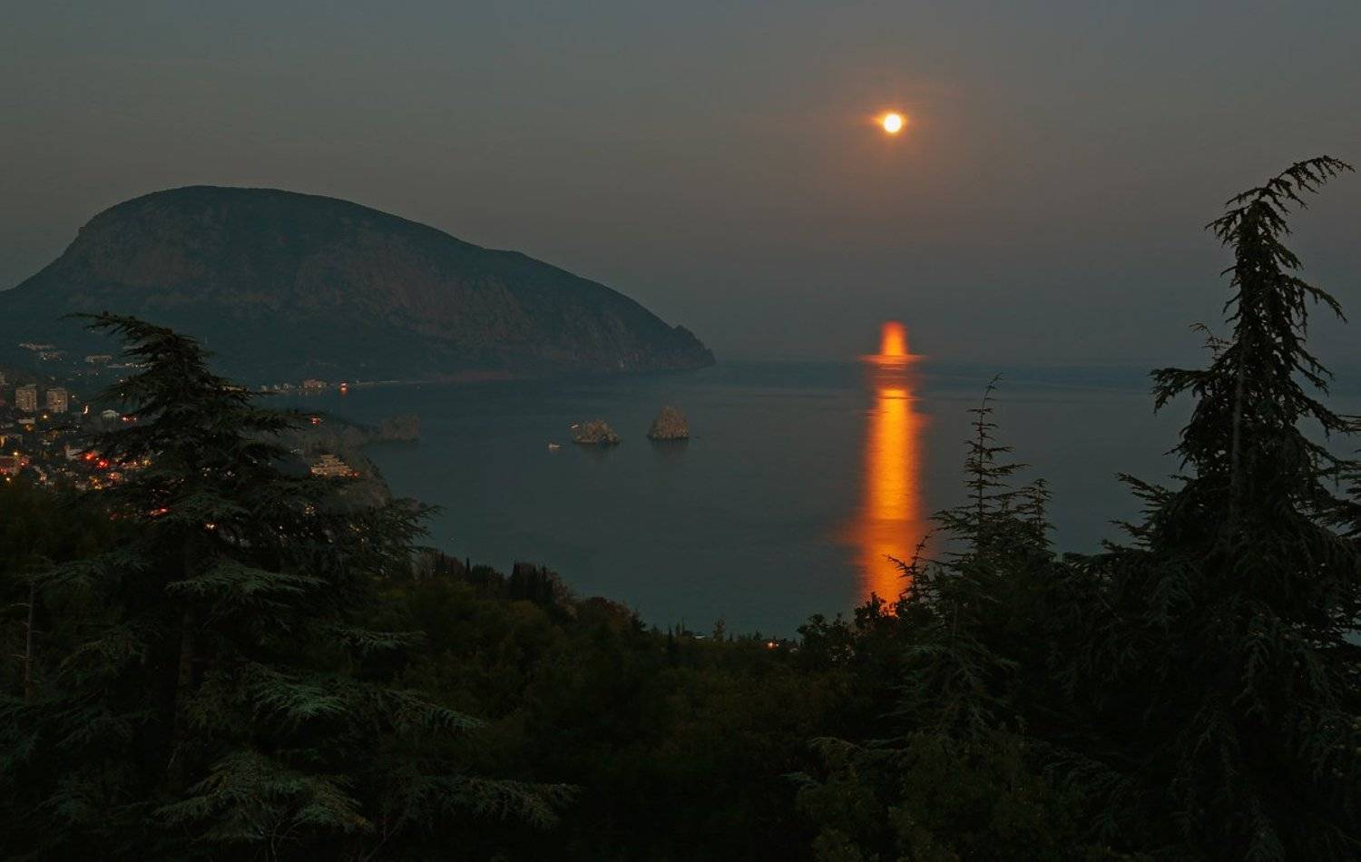 крым, море, скалы,  луна, ночь, огни,, Сергей Шульга