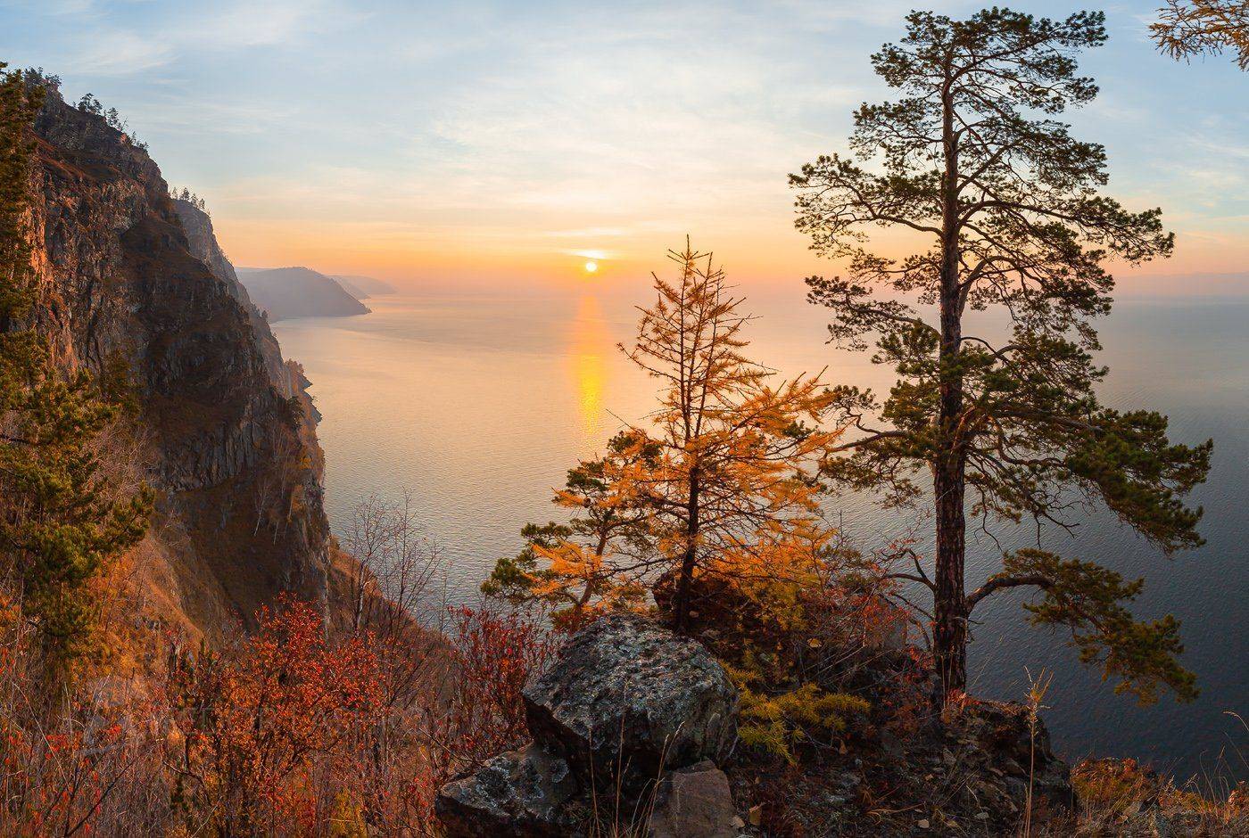 байкал, озеро, осень, лиственница, дерево, сосна, вид, рассвет, солнце, скалы, иркутская область, горы,, Лашков Фёдор