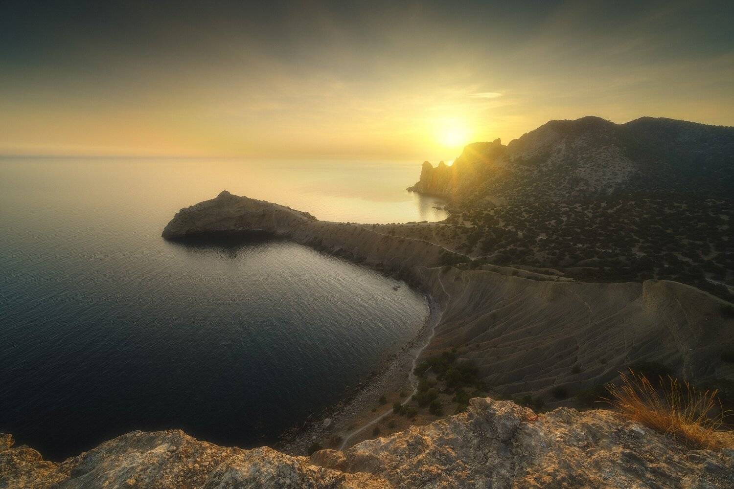 россия, крым, новый свет, полуостров, черное море, природа, пейзаж, осень, бухта, вода, закат, можжевельник, заход солнца, горы, мыс, Оборотов Алексей