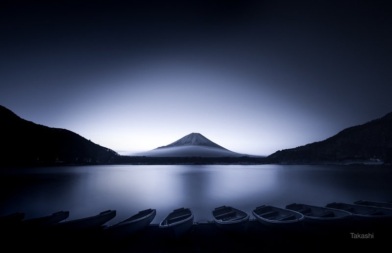 Fuji, mountain,lake,Japan,boat,cloud,water,fog,haze,sunrise Boats at dawn фото превью