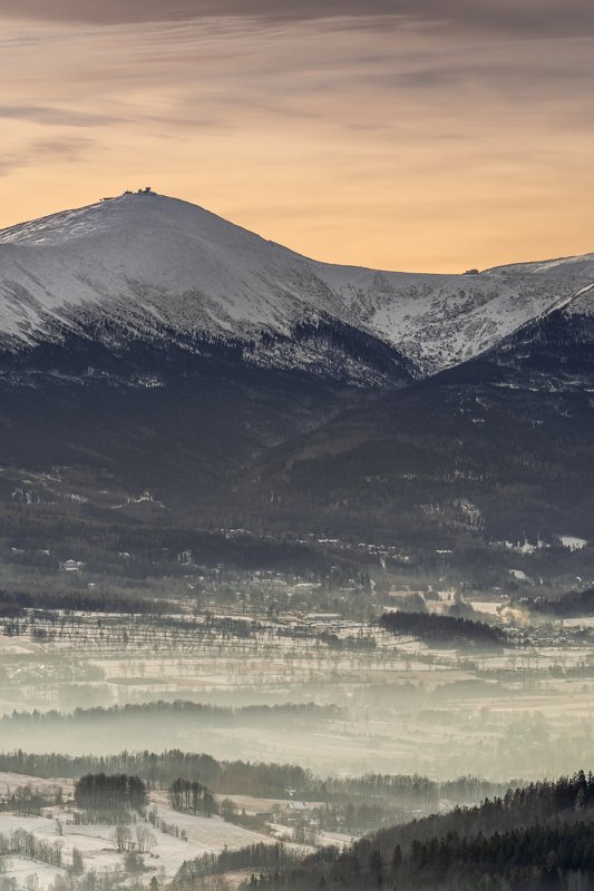 mountains, winter, poland, sunset, snow, landscape Mount Śnieżka in white фото превью