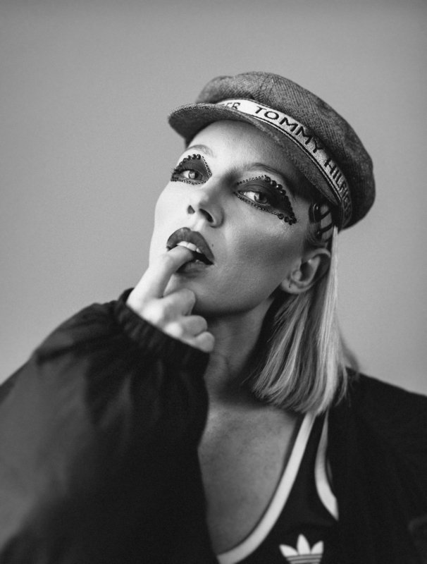 portrait,model,girl,studio,pretty,fashion,kodak,posing, Finger... фото превью