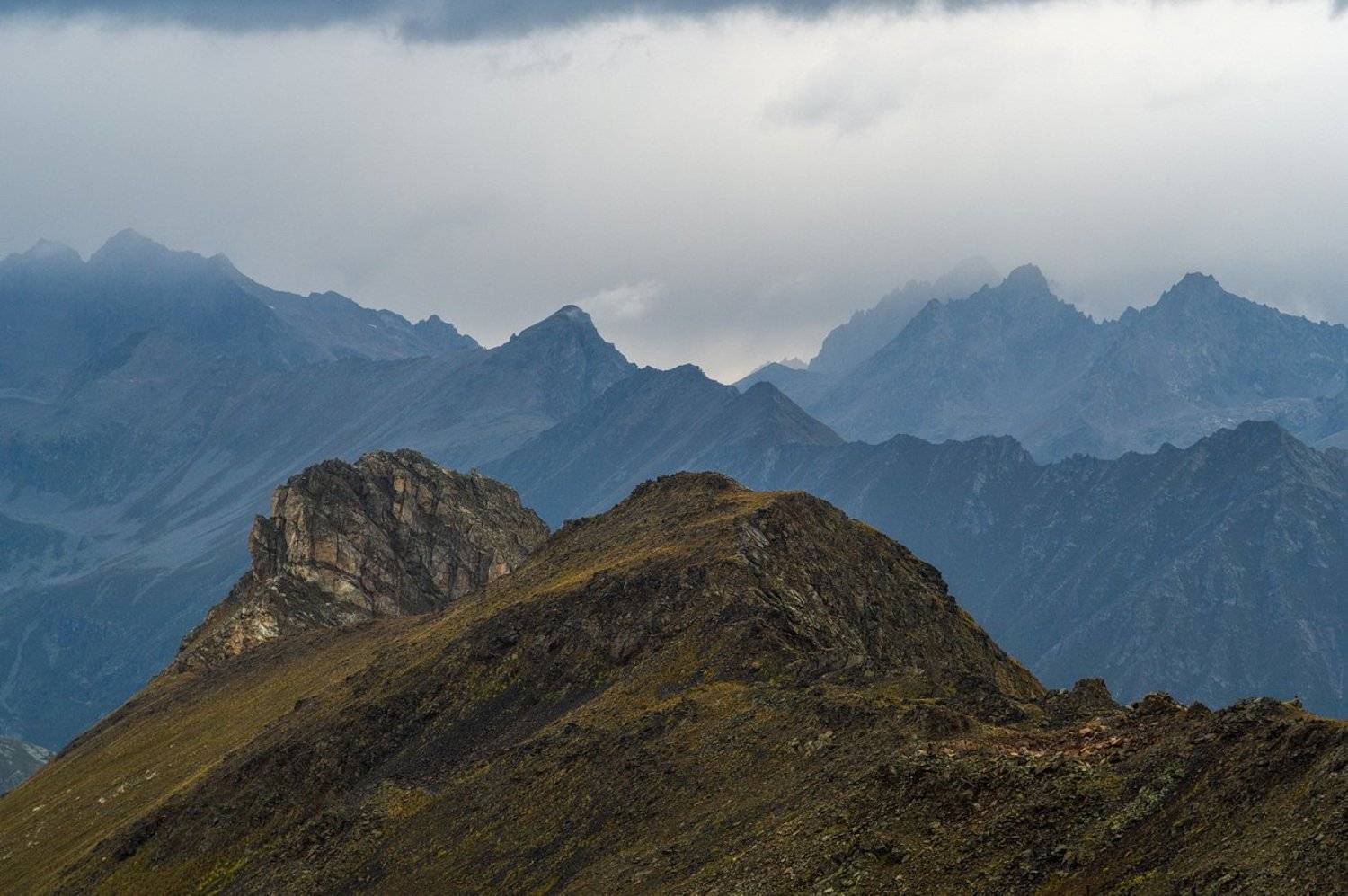 гора, рассвет, небо, плато, облака, утро, тучи, непогода, домбай, Арсен Алабердов