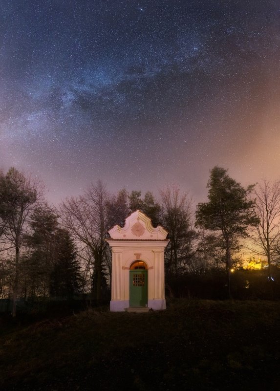 landscape, tree, stars, Chaple and sv. Kopeček under Stars фото превью