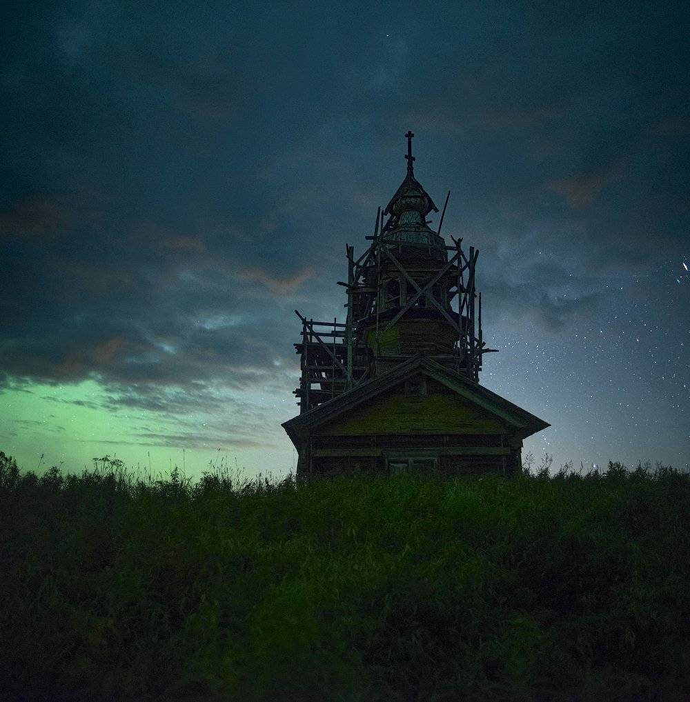 северное сияние, русский север, ночь, астрофото, звезды, ночное небо, деревянное зодчество, aurora borealis, Михаил Карпов