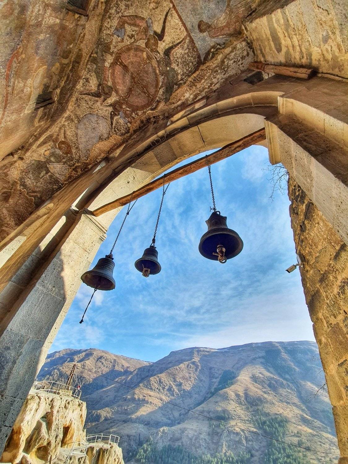 Вардзиа, горы, город в горах, скальный город, Игорь Олейник