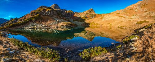 Дневное озеро под перевалом Боковой