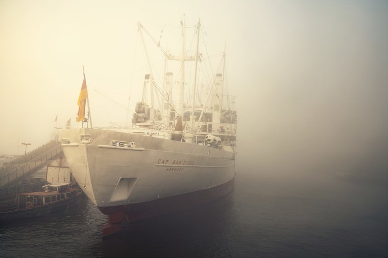 hamburg, germany, ship. fog, mist, haze, water, river, elbe, harbour Cap San Diego фото превью