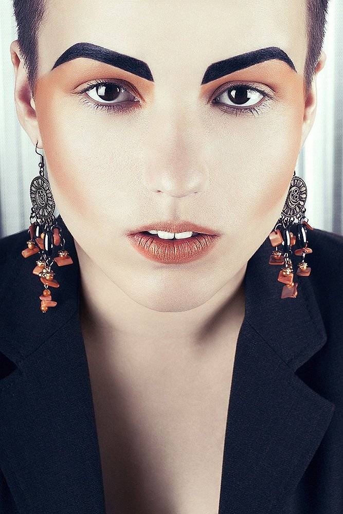 , Роман Глосс