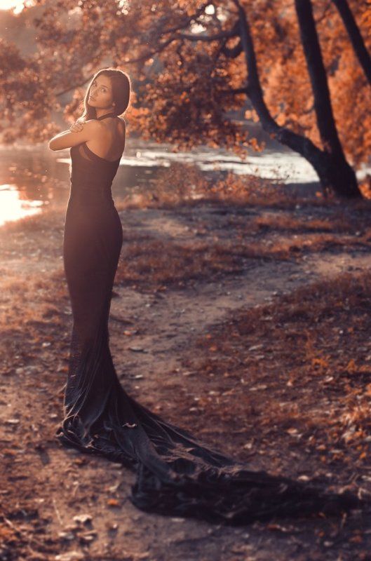 леди в черном фото превью