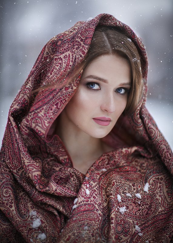 Девушка, зима, платок Вера фото превью