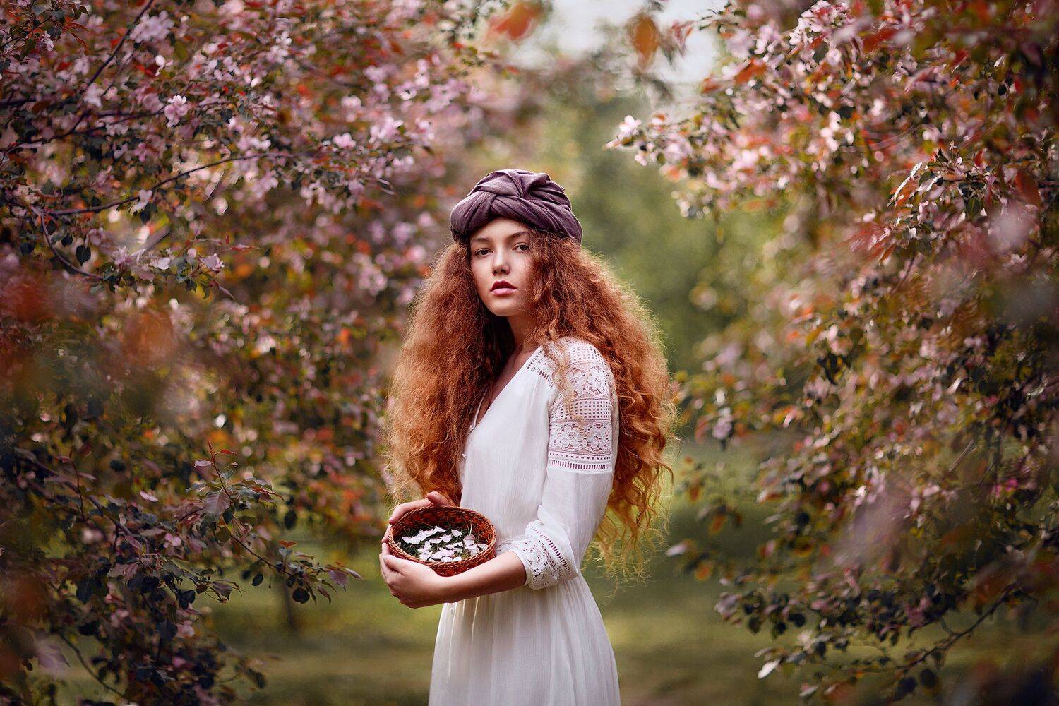 девушка, розовые яблони, чалма, рыжая, Александра Аксенова