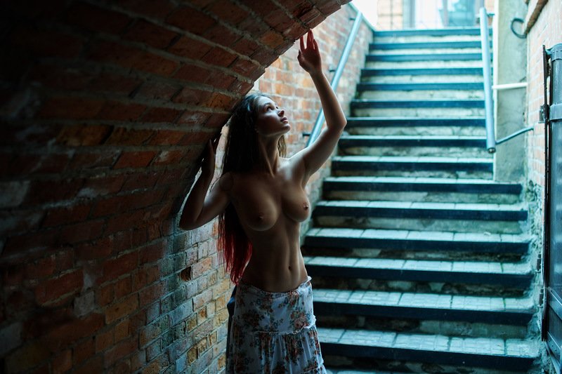 Under theater фото превью