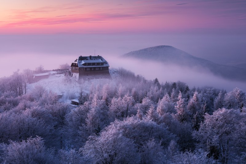 lusatian mountains, czech republic, winter, snow, twilight, morning, dawn, hut, beautiful Lusatian Winter Kingdom фото превью