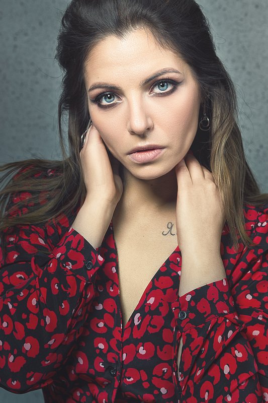 portrait eyes woman photographer Karina фото превью